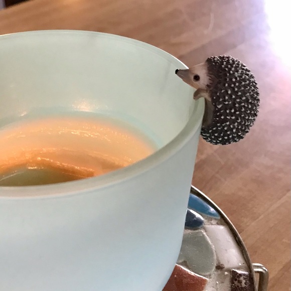 2 Blind Box Hedgehog Ledge Hanger Cup Rim Sitter Grey & White Tomato Figure Toy - Picture 8 of 9